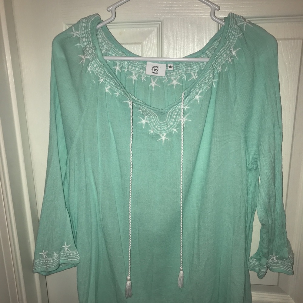 Crown & Ivy beach blouse